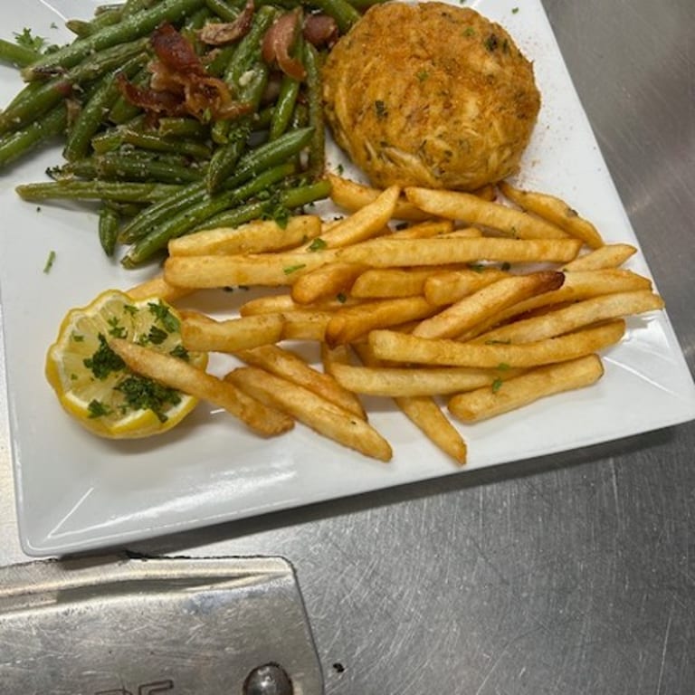 Crab Delights: Pizza, Pasta, and Seafood Options