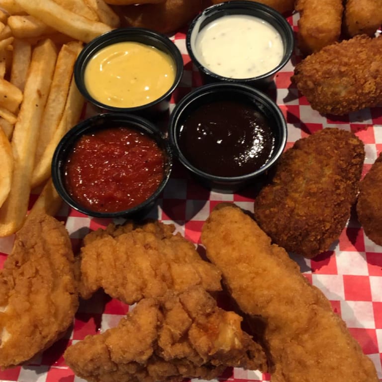 Delicious White Pizza and More Italian Favorites